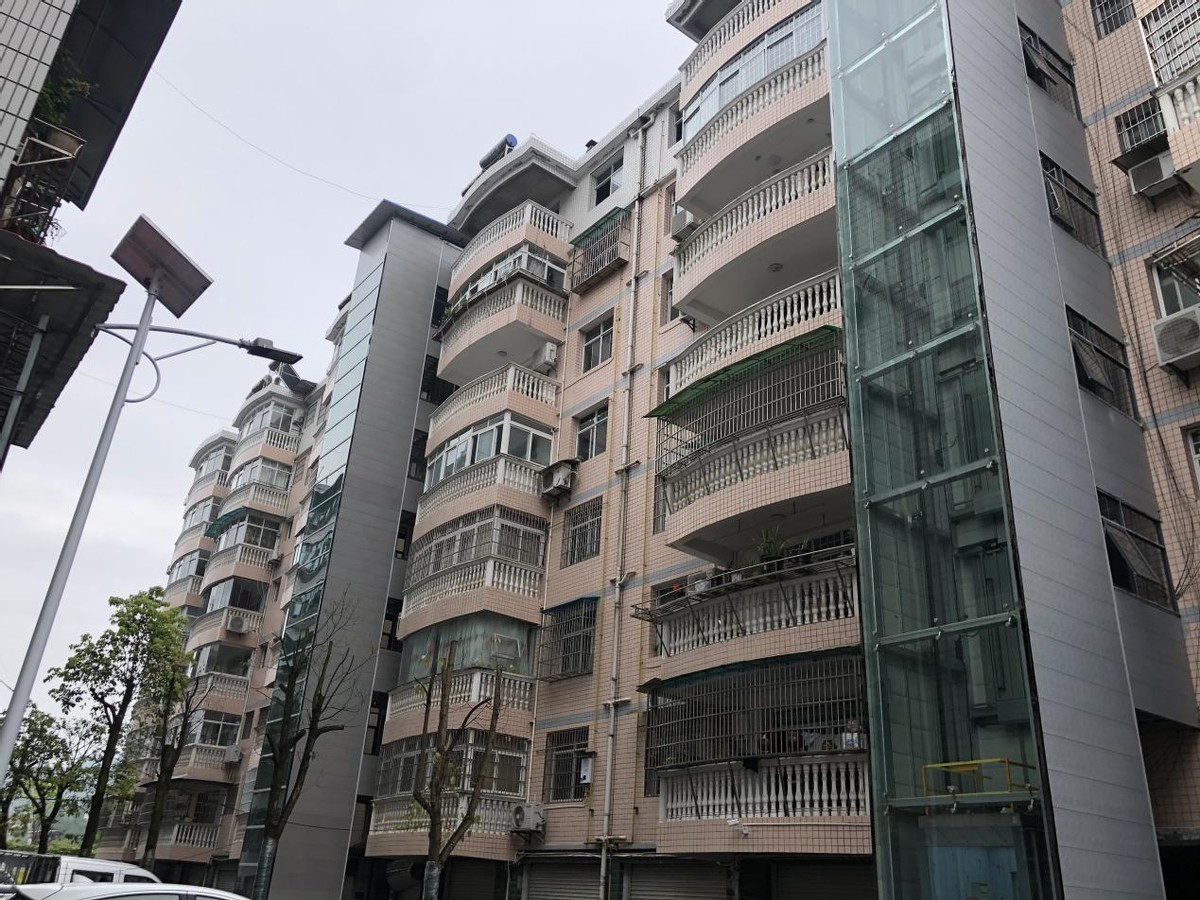 湖北老旧小区改造:建始一中小区加装电梯解决群众大问题